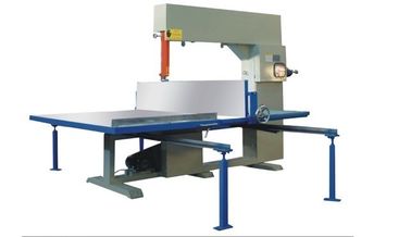 De Verticale Snijmachine van de Matressspons met Lineair Gids Plaatsend Handwiel 1.74kw
