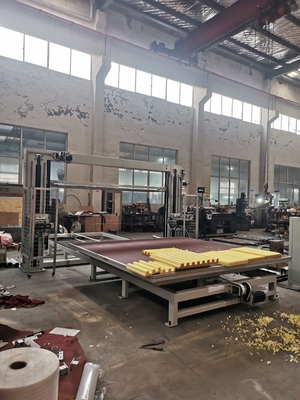 CNC-snijmachine Oscillerende lemmetjesnijder voor schuimmaterialen Matras- en meubelindustrie