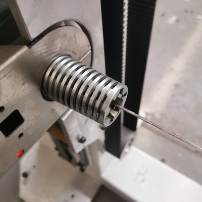 Hoogprecisie CNC horizontale spons snijmachine met oscillerende lemmet voor polyurethaan schuim
