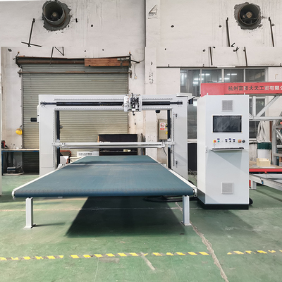 CNC oscillerende dubbellemschuimsnijmachine voor flexibele sponsensnijmachines voor de D&T-industrie