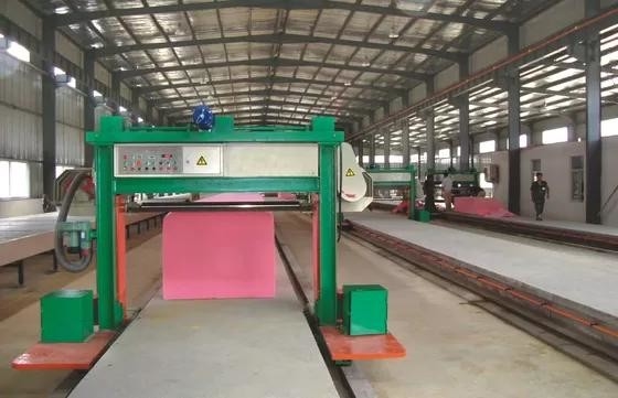 Geavanceerde snijmachine voor sponsen met hoofdraamgeleidingsrail en elektronische stroomverbindingsrail