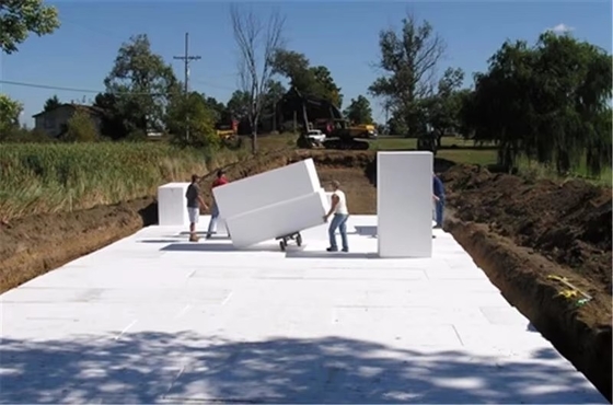 EPS-schuimcementcoatingsmachine voor cornice met styrofoam