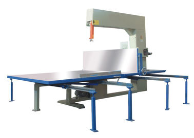 D&T Pu-het Polystyreencnc van de Schuimsnijmachine Verticale Sponssnijmachine met Ce