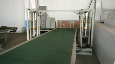 D&T reeks Hoge Precisie het Verwarmen het Schuimsnijmachine van Draadxps voor EPS Materiaal