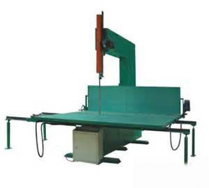 De Verticale Snijmachine van de Matressspons met Lineair Gids Plaatsend Handwiel 1.74kw