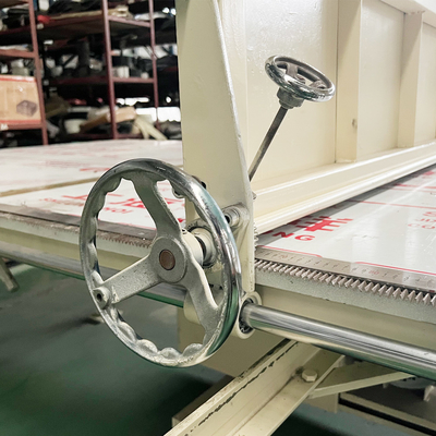 Hand Verticale het Schuimsnijmachine CNC van de Sponsmatras